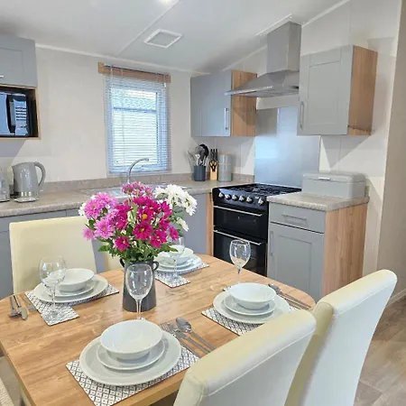 Cornwall Caravan Retreat 3 *